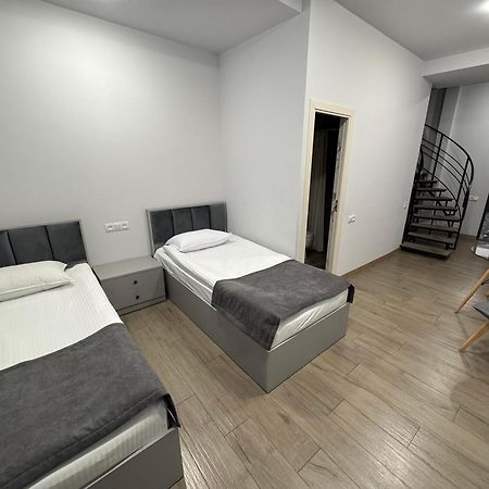 Lux Plaza Touristic hotel near EVN airport P'arak'ar Exterior foto