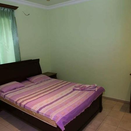 Lux Plaza Touristic hotel near EVN airport P'arak'ar Exterior foto