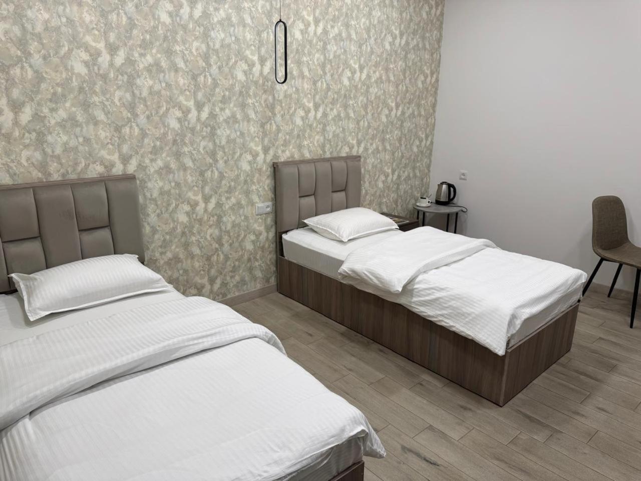 Lux Plaza Touristic hotel near EVN airport P'arak'ar Exterior foto